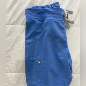 FIGS KADE CARBO SCRUB BOTTOMS
XS